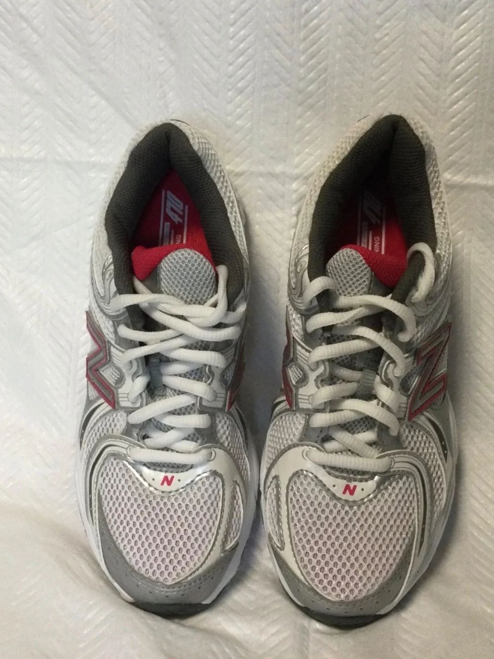 New Balance 470 Running Shoe Sneaker Sz 6 Women’s White Silver Pink